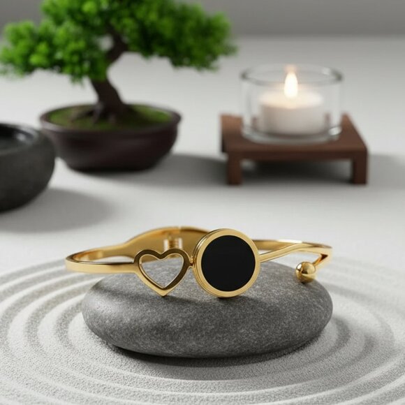 🆕Elegant 18K Gold Plated Stainless Steel Bangle Bracelet - Heart & Black Charm - Picture 6 of 10